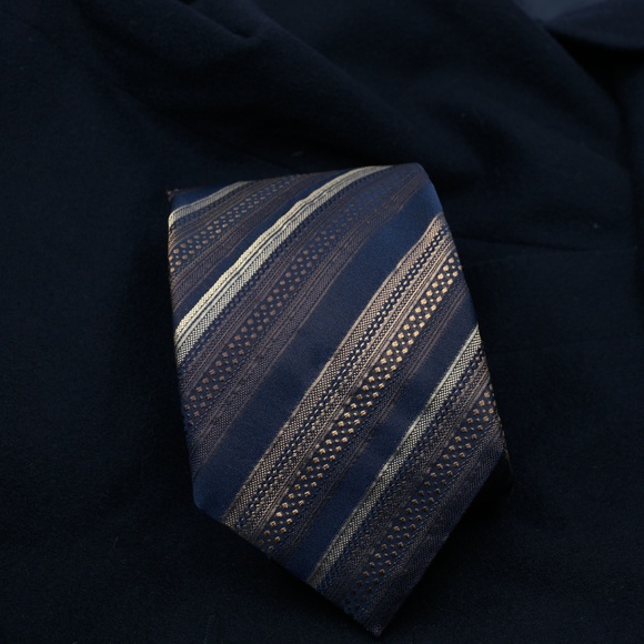 SUITSUPPLY Pure Wool Navy Overcoat Vicenza Int J4611 USA 38 Free CANALI Silk Tie - Picture 12 of 16